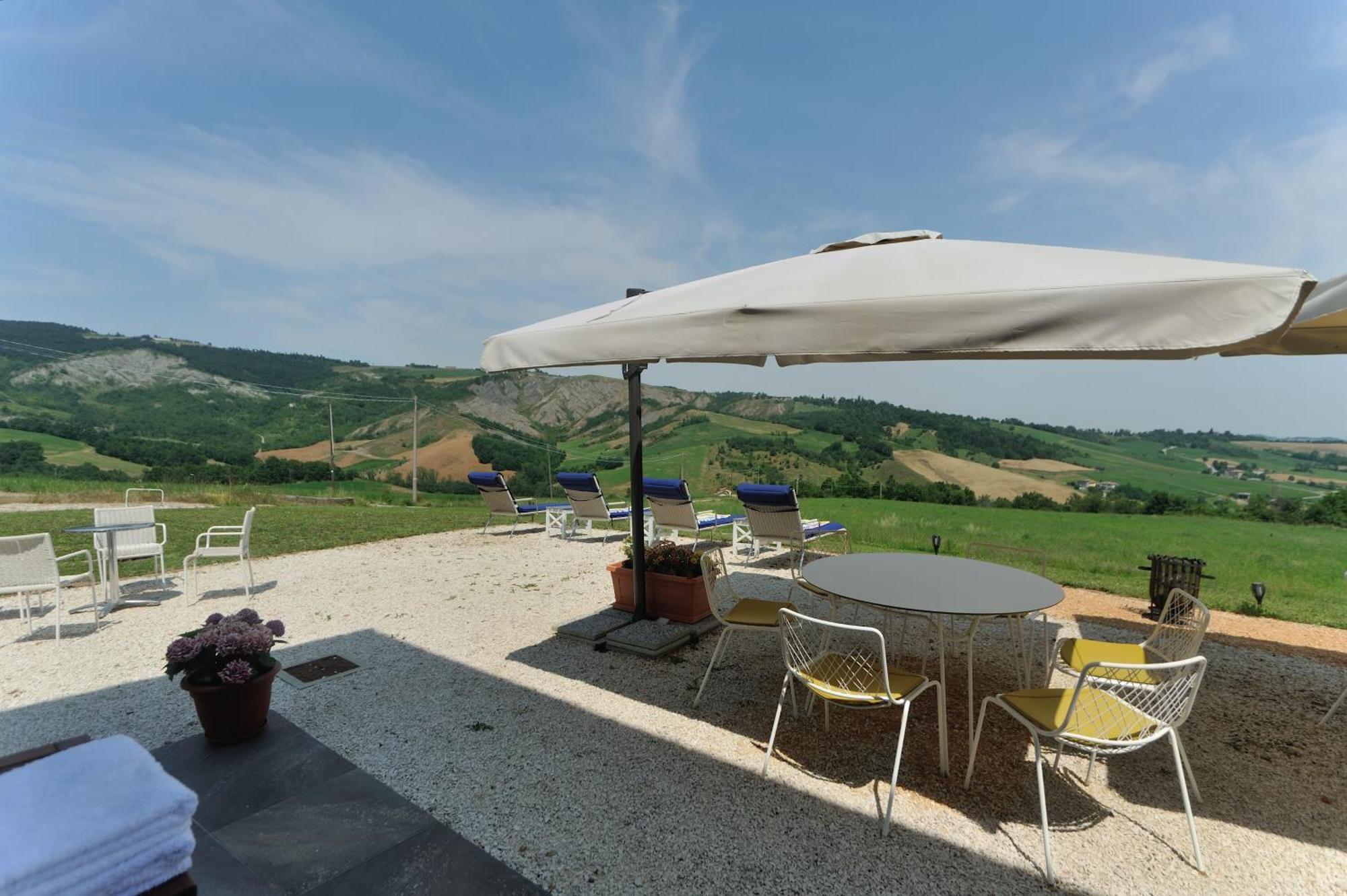 Borgo Stanzano Aparthotel Зока Екстериор снимка