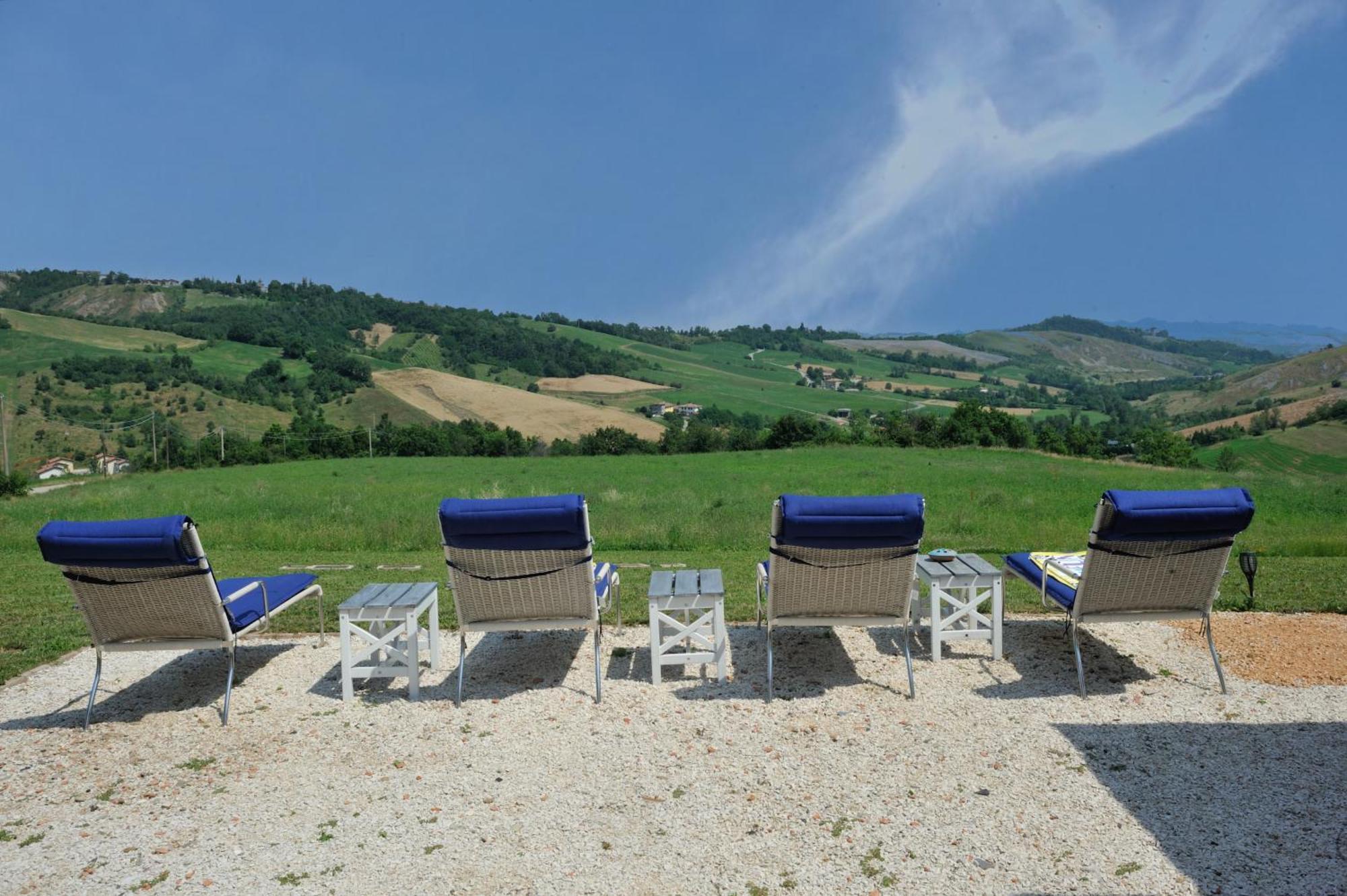 Borgo Stanzano Aparthotel Зока Екстериор снимка